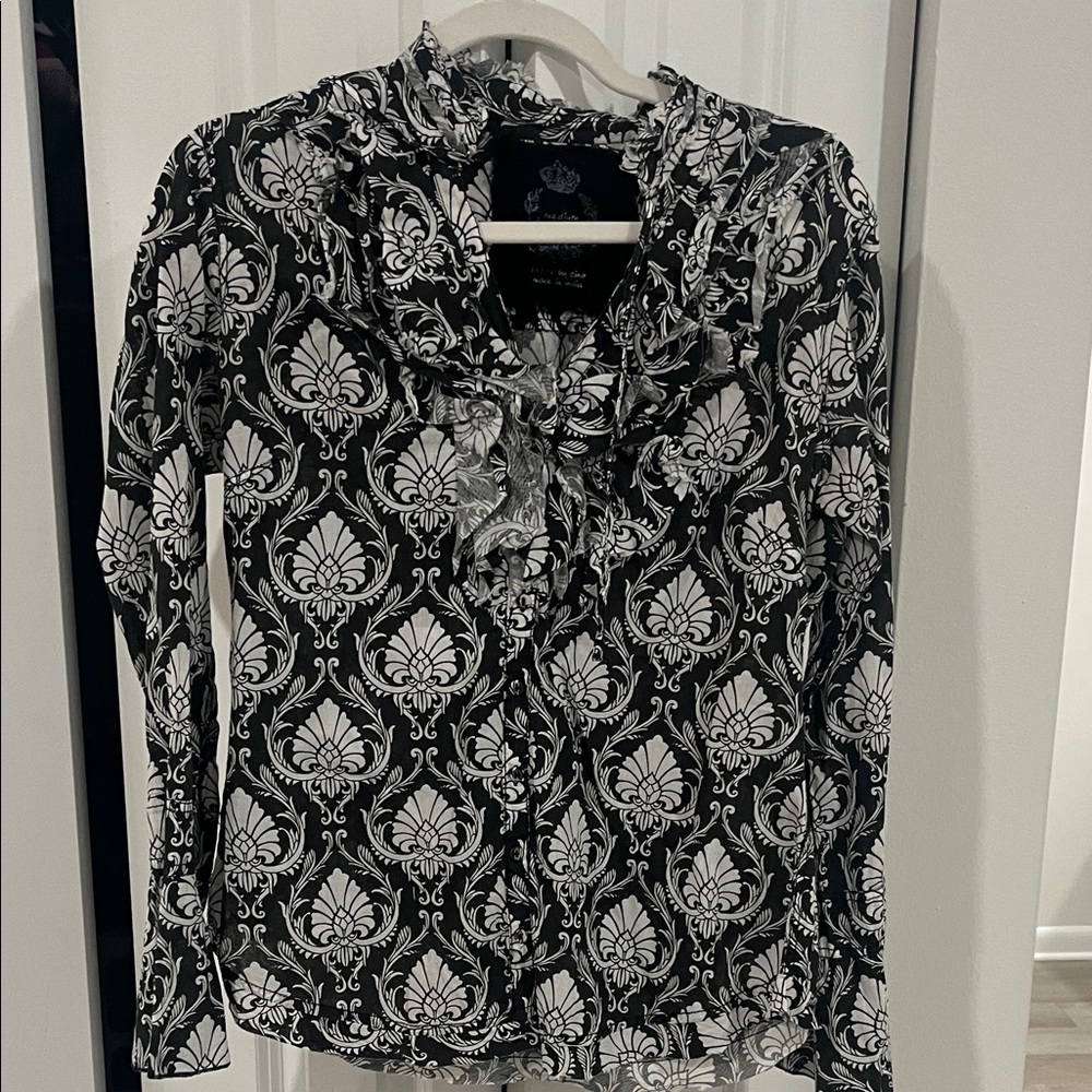 Black and White Patterned Women's Top